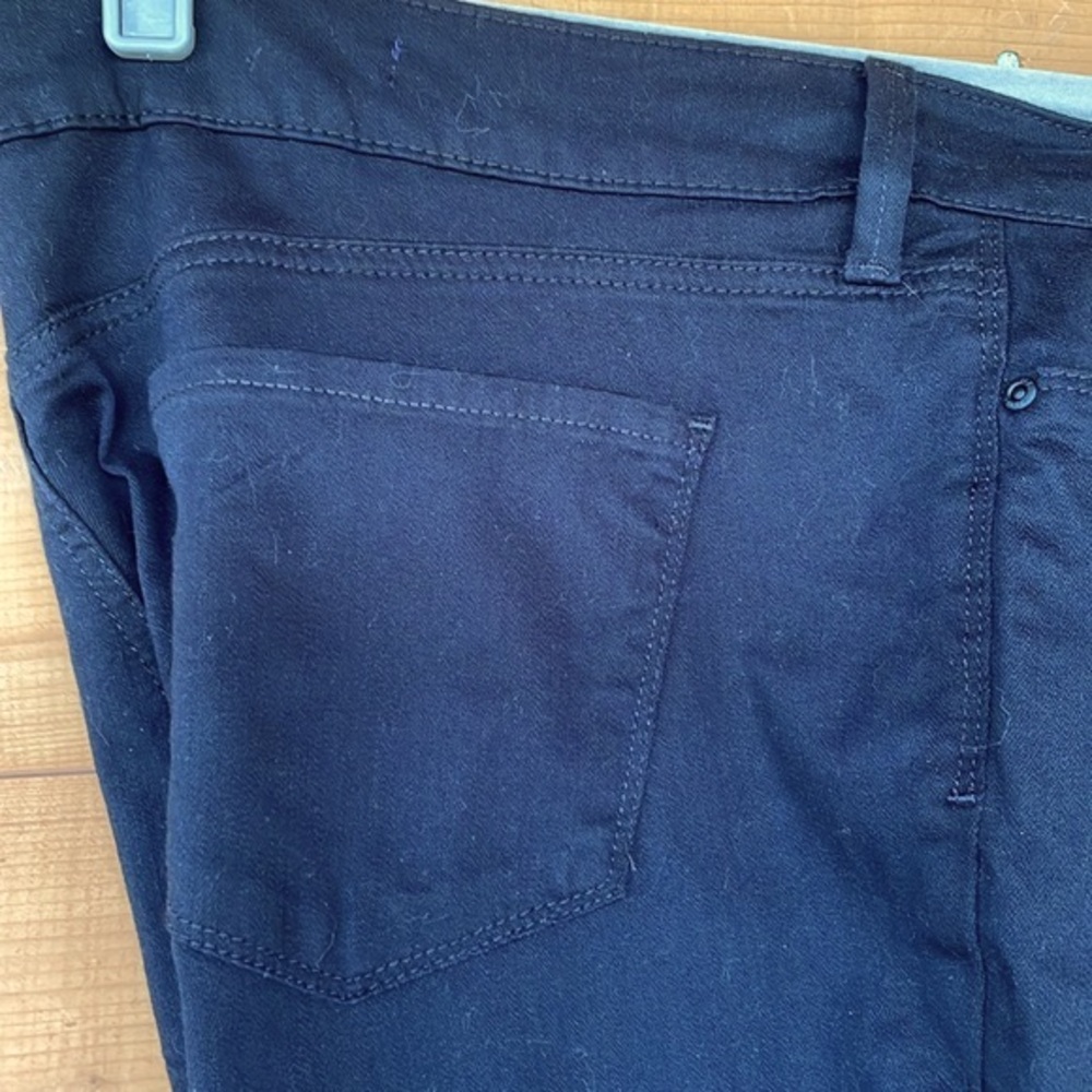 NYDJ Marilyn Crop Cuffed Denim Capri Jeans. Plus Size 18W. True Black. NWT - Picture 11 of 15